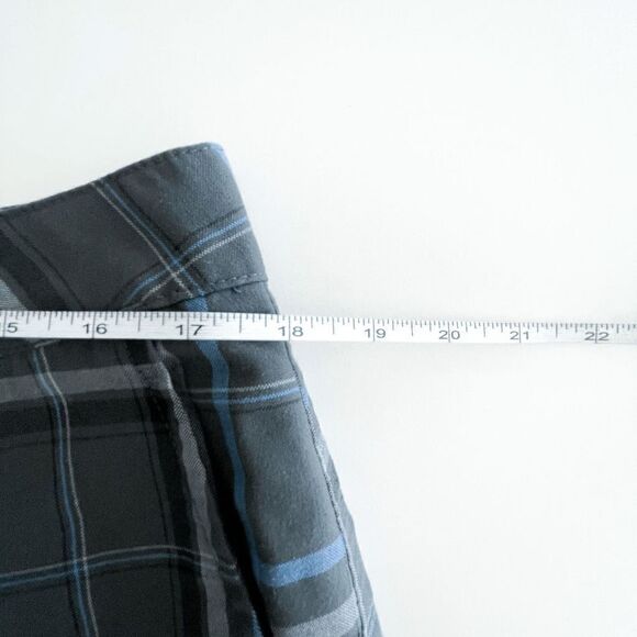 Quiksilver Gray and Blue Plaid Men's Flat Front Shorts - Picture 6 of 10